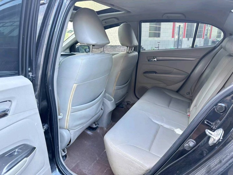 广州12年本田锋范5