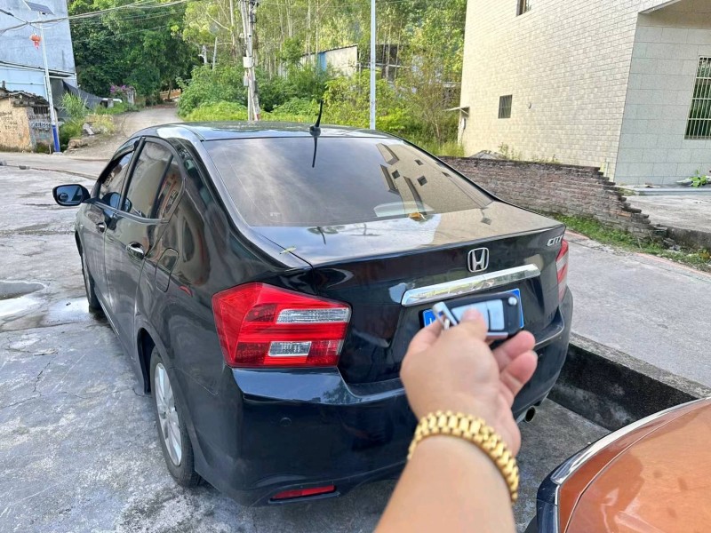 广州12年本田锋范6