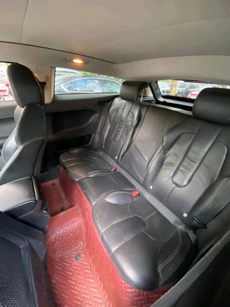 广州12年路虎极光7