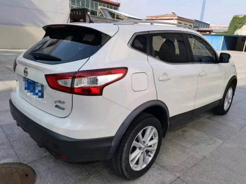 保定17年日产逍客4