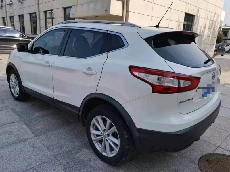 保定17年日产逍客5