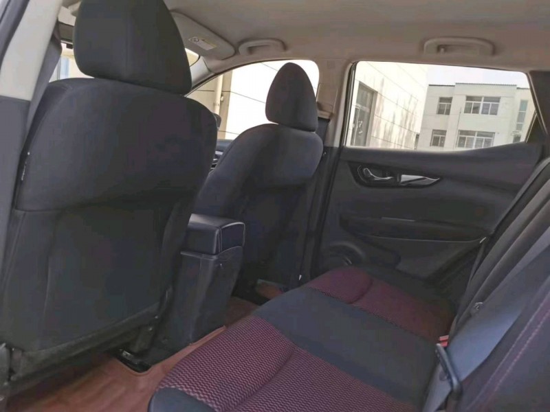 保定17年日产逍客6