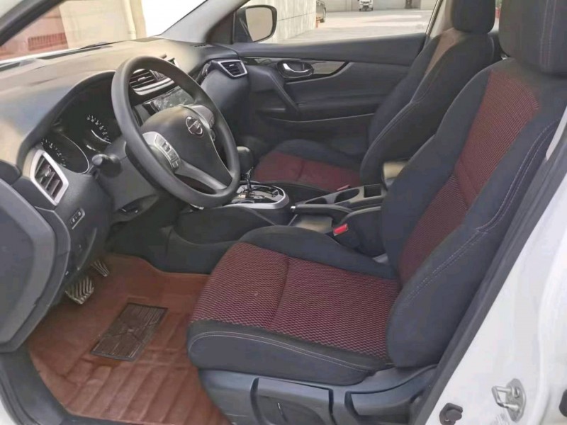 保定17年日产逍客8