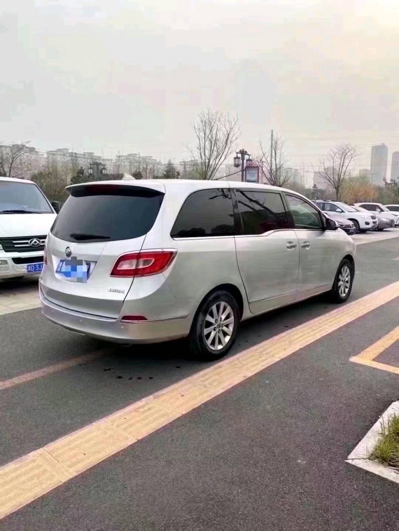 菏泽11年别克GL82