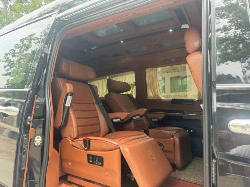 保定14年奔驰威霆7