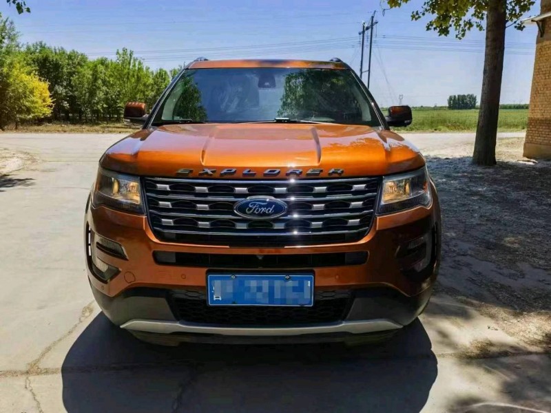 保定17年福特探险者1