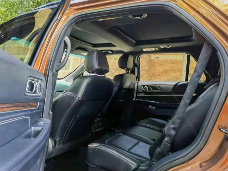 保定17年福特探险者7