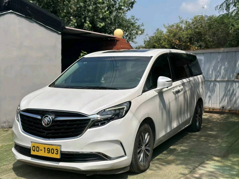 青岛21年别克GL82