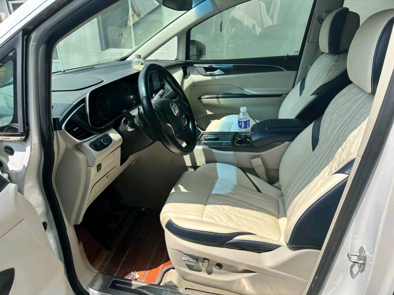 青岛21年别克GL84