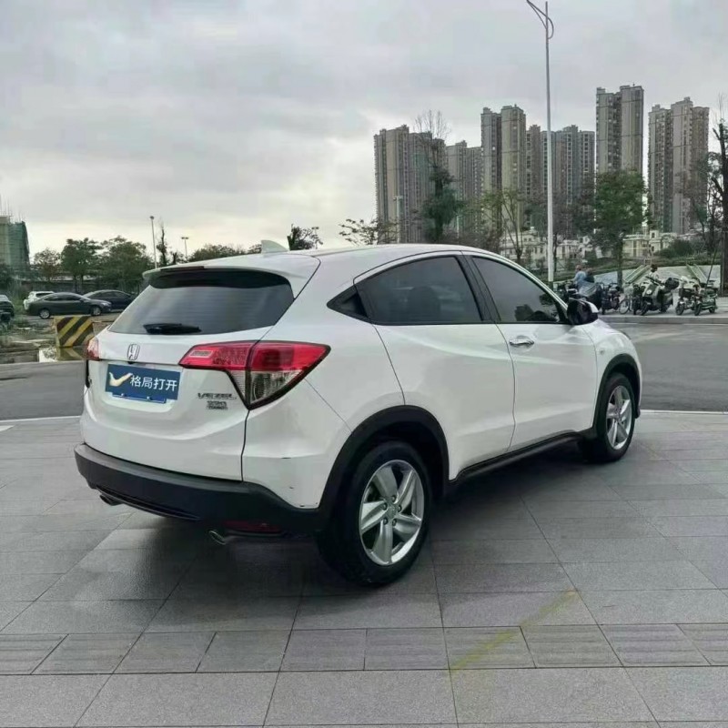 东莞22年本田缤智8