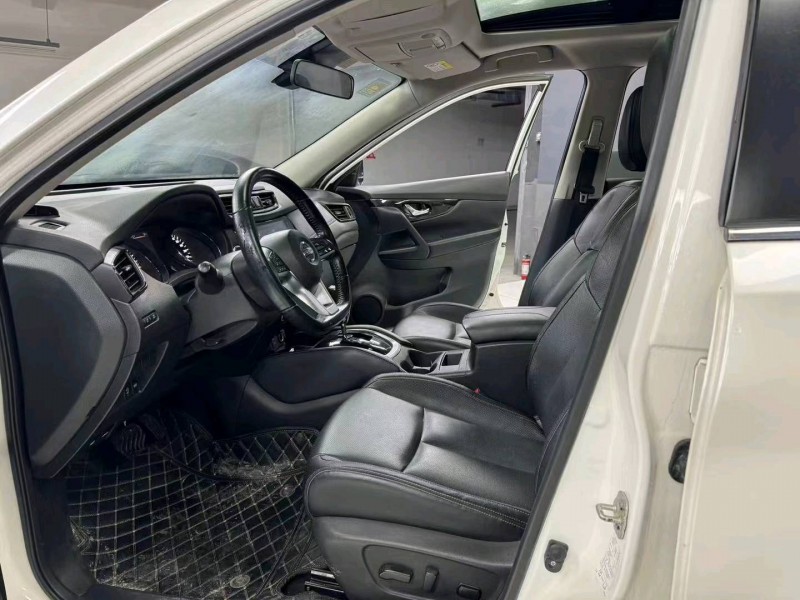 成都20年日产奇骏4