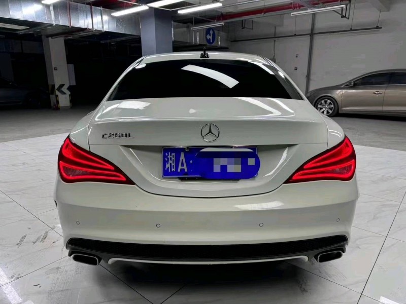 成都15年奔驰CLA3