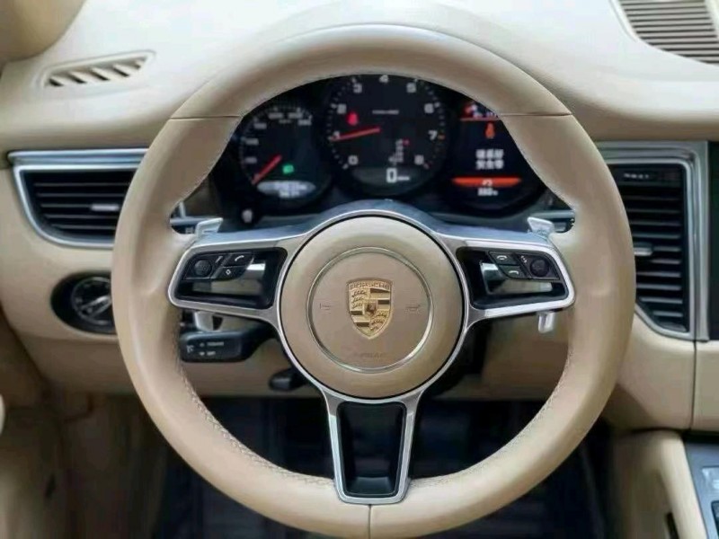 九江15年保時捷Macan7