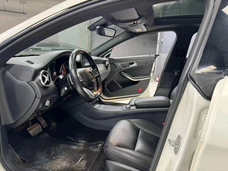 成都15年奔驰CLA8