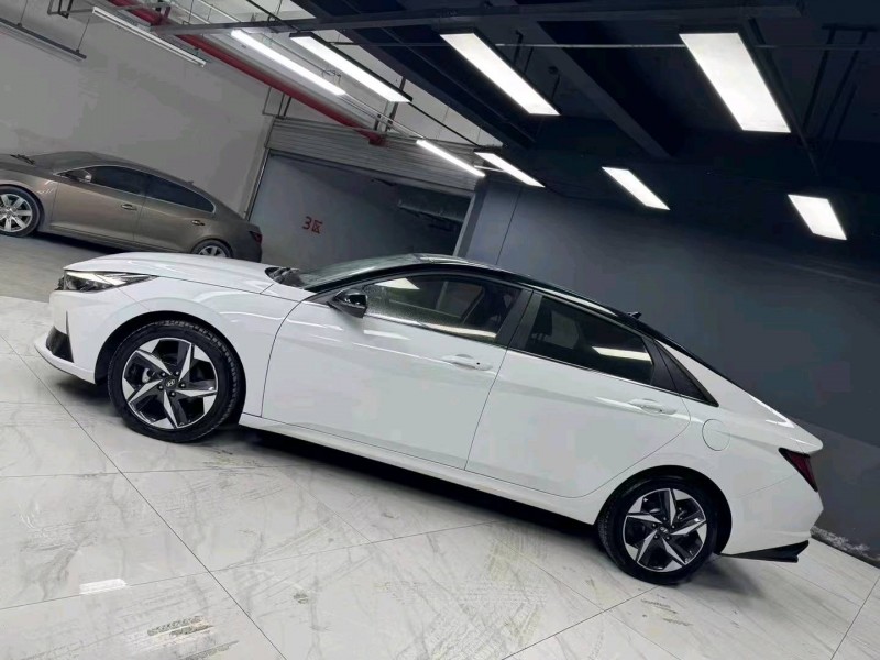 成都21年现代伊兰特3