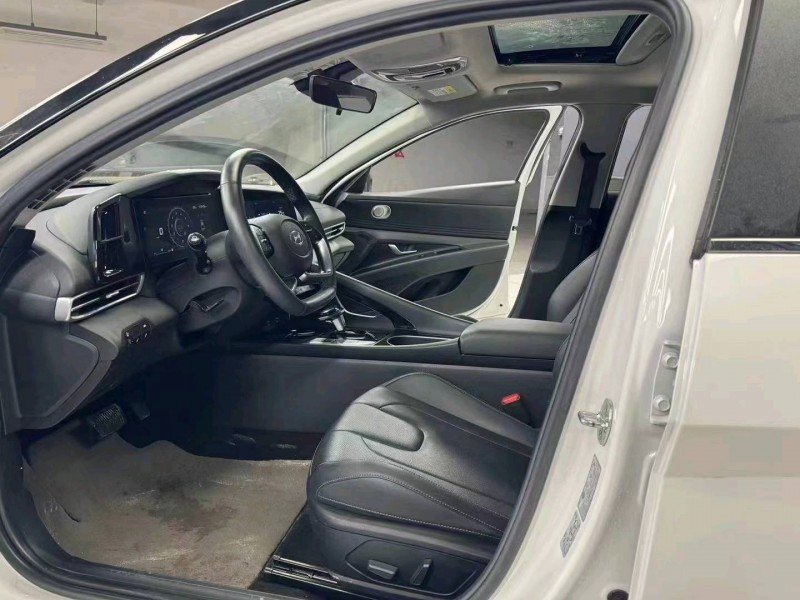 成都21年现代伊兰特5