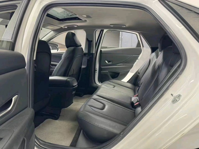 成都21年现代伊兰特7