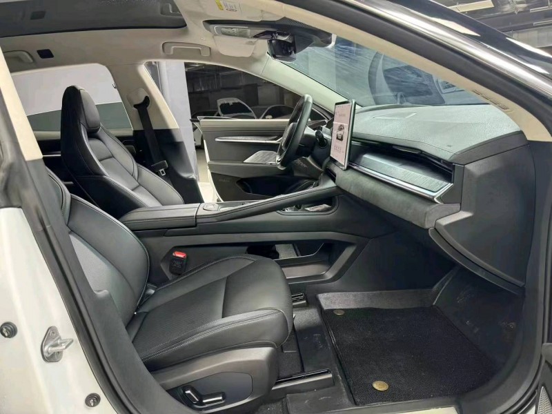 成都22年極氪汽車0014