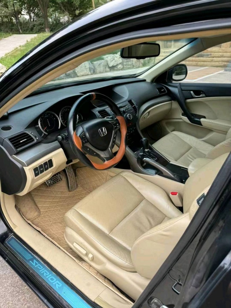 邢台12年本田思铂睿4