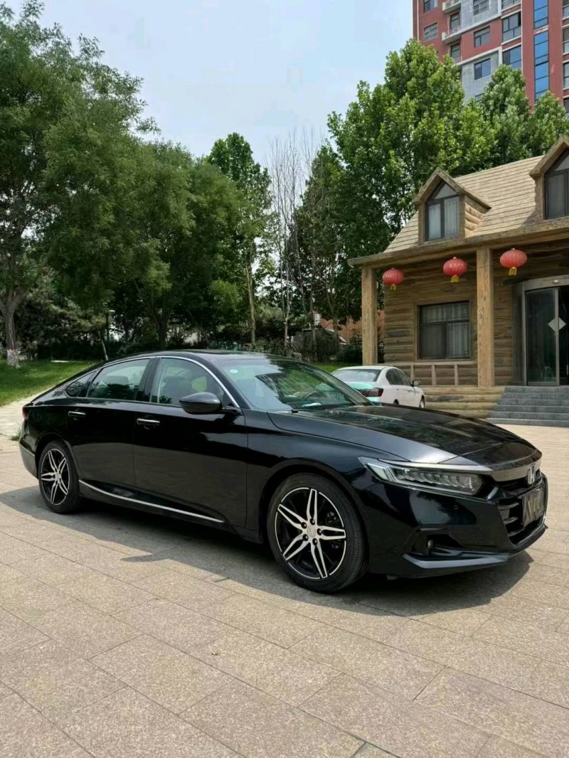 邢台22年本田雅阁3