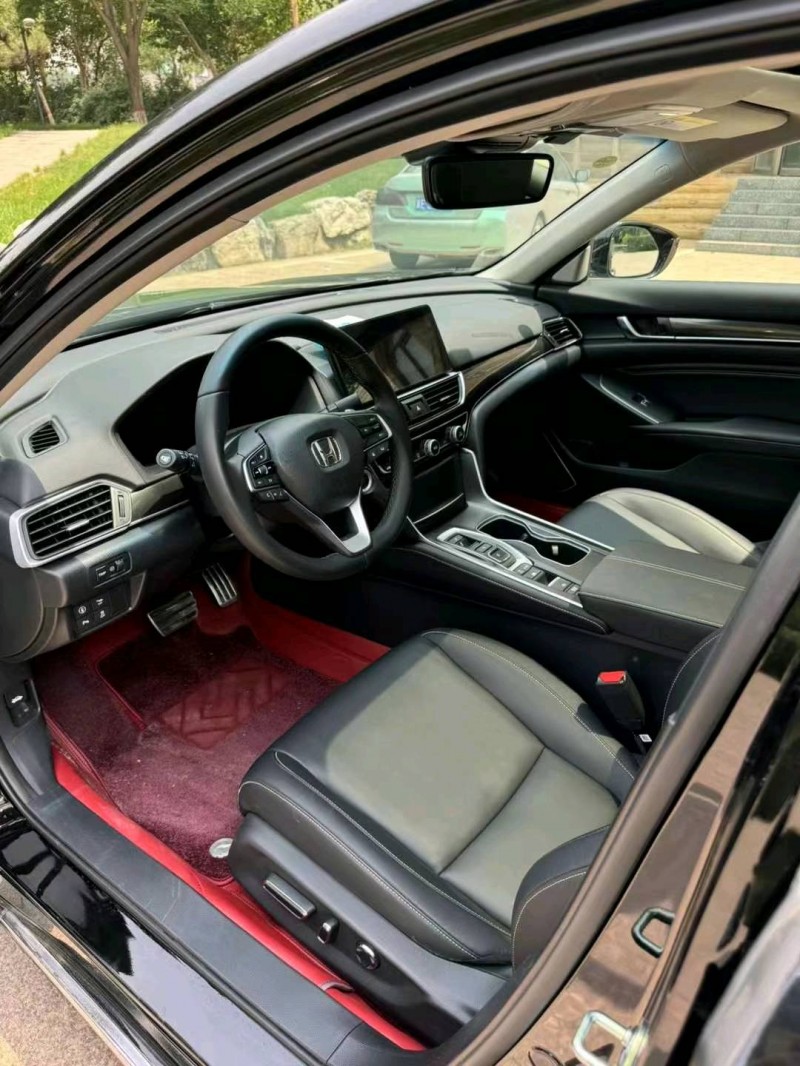 邢台22年本田雅阁4