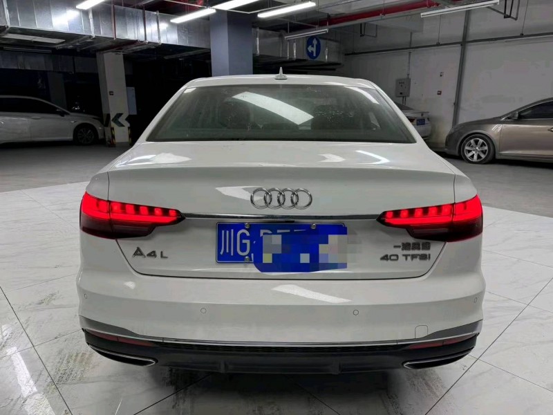 成都21年奥迪A4L2