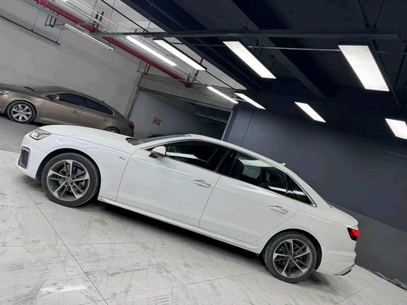 成都21年奥迪A4L4