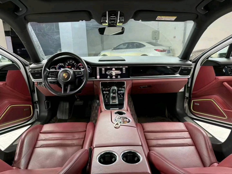 成都21年保时捷帕拉梅拉7