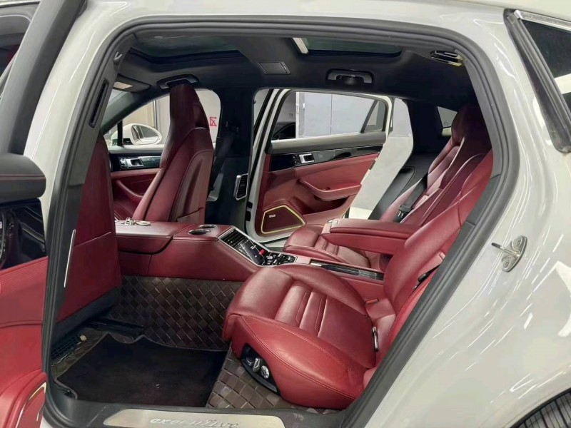 成都21年保时捷帕拉梅拉8