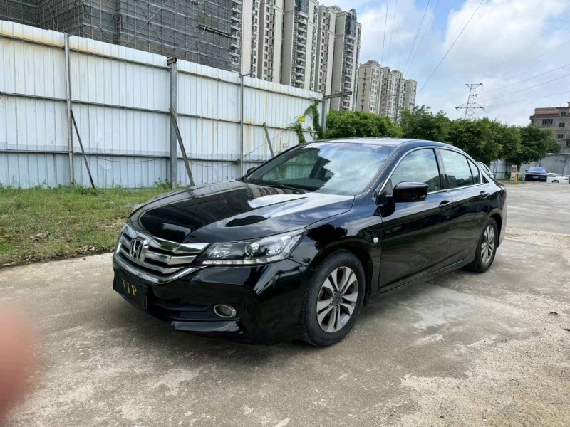 深圳16年本田雅阁4