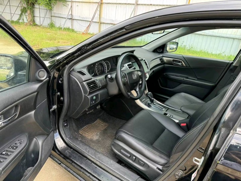 深圳16年本田雅阁5