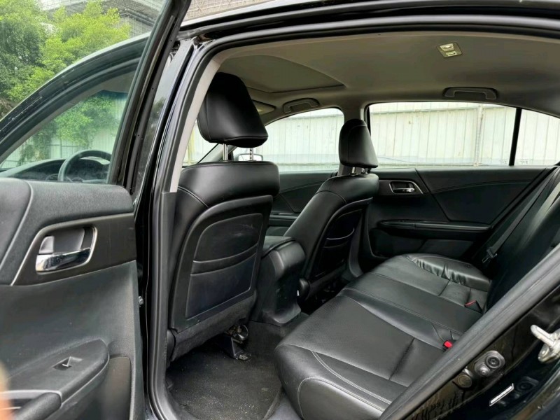 深圳16年本田雅阁6