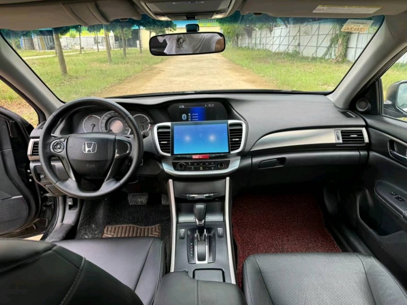 深圳16年本田雅阁7