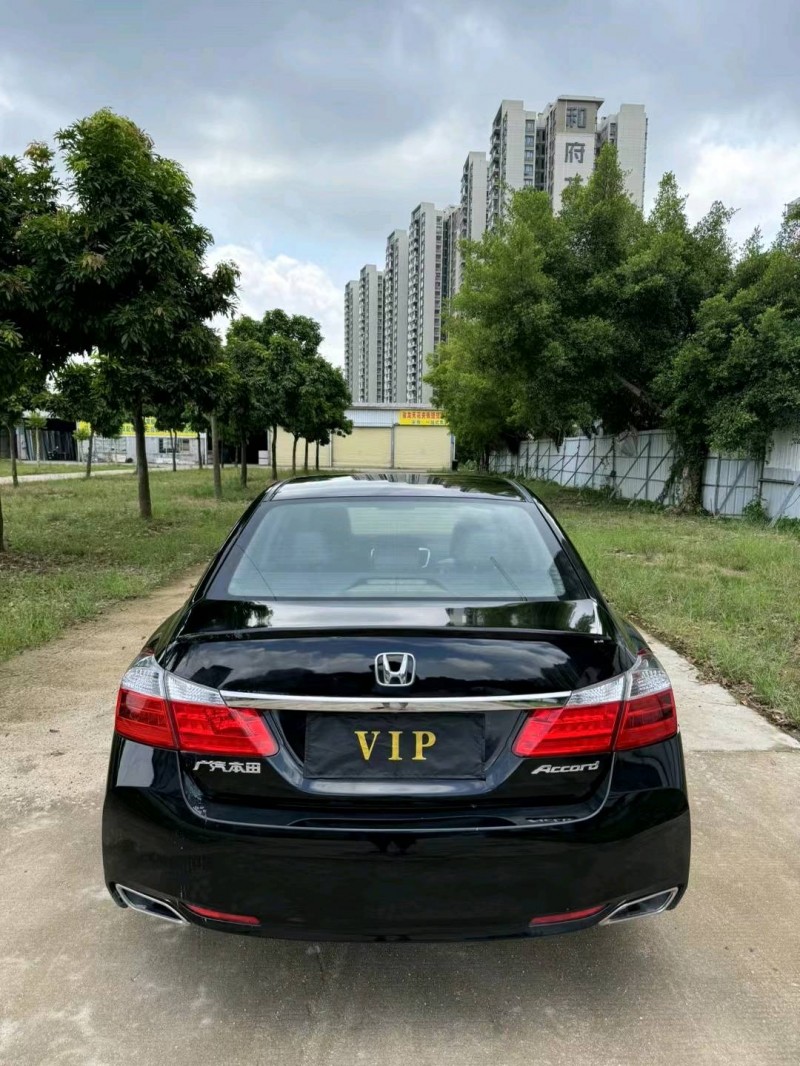 深圳16年本田雅阁8
