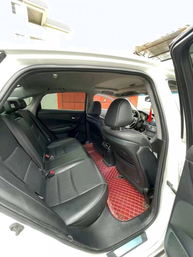 佛山17年本田思铂睿5