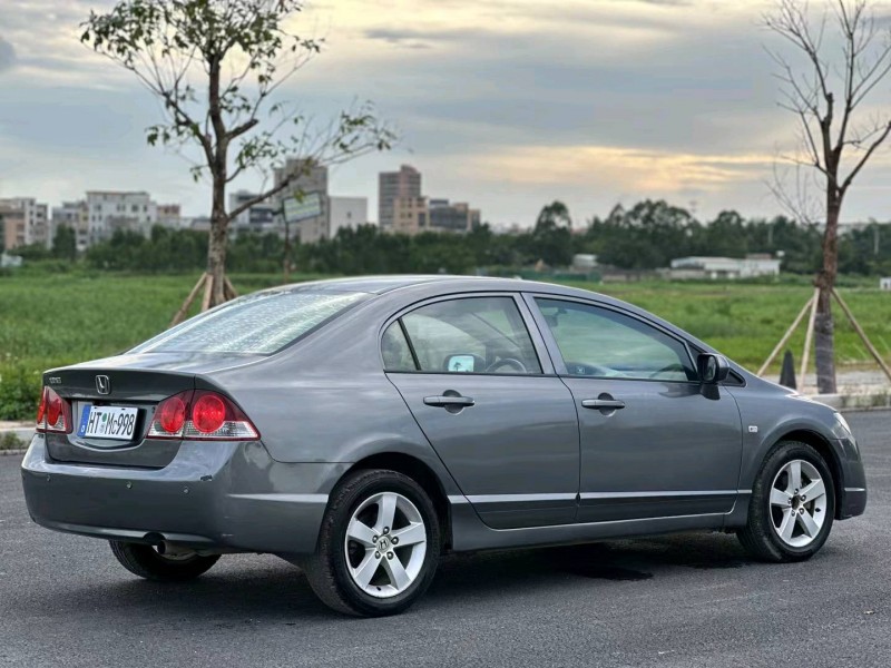 汕头14年本田思铭8