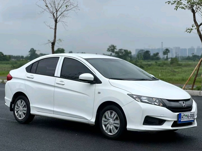 汕头17年本田锋范2