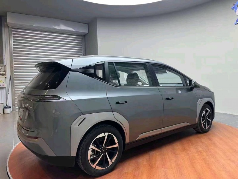 保定24年传祺埃安Y8