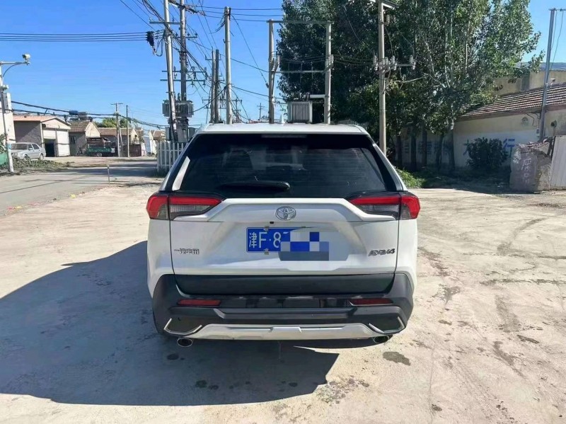 天津22年豐田RAV4榮放6
