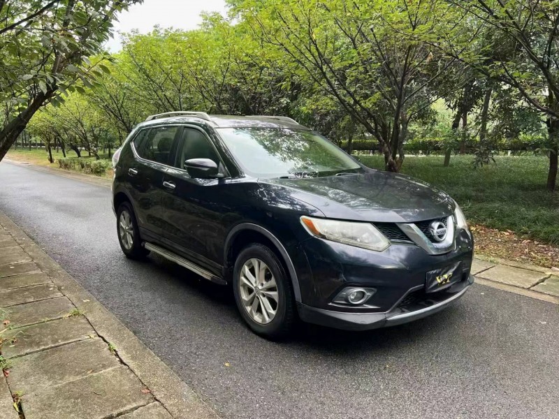 湖州14年日產奇駿8