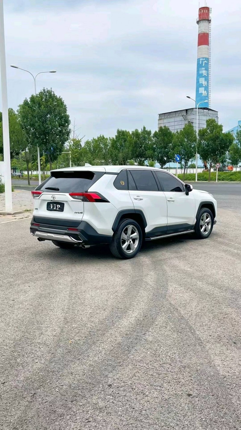 廊坊22年丰田RAV4荣放4