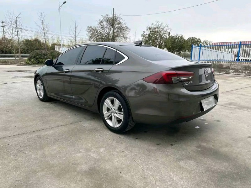 徐州19年别克君威8