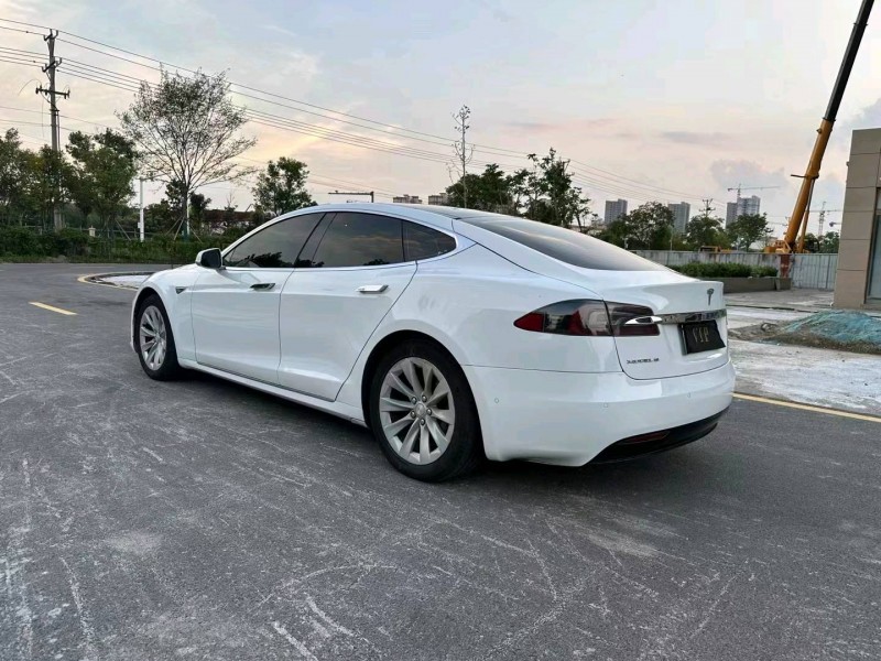 徐州17年特斯拉MODEL S7