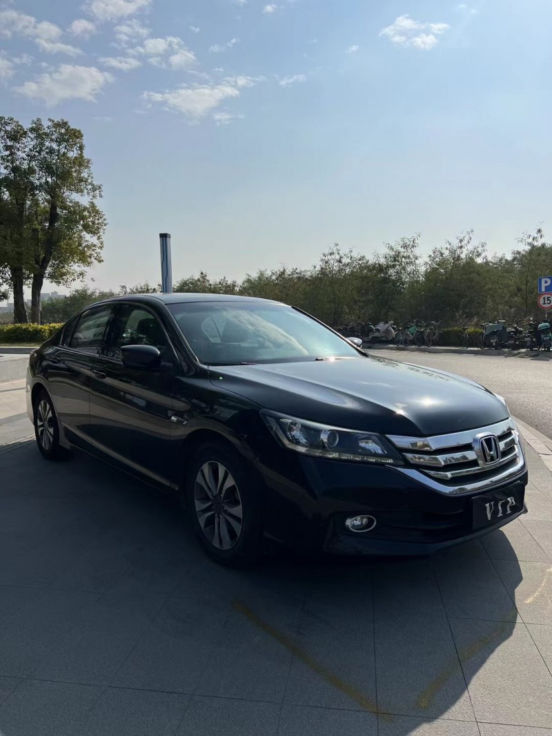 东莞16年本田雅阁3