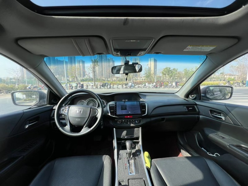 东莞16年本田雅阁4