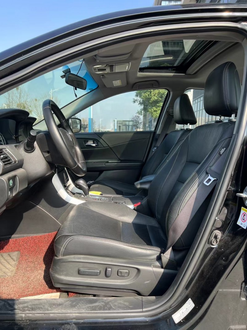 东莞16年本田雅阁5