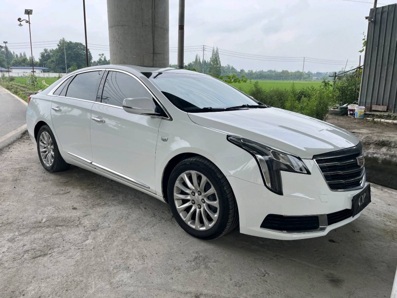 成都18年凯迪拉克XTS3