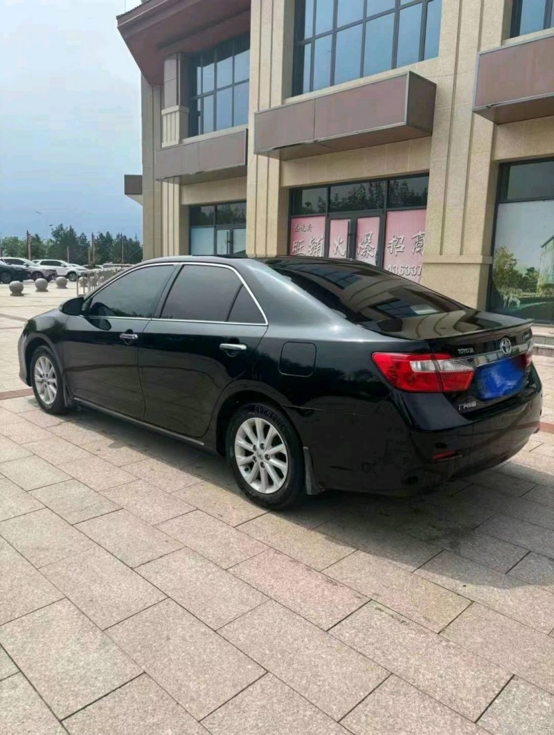 保定12年丰田凯美瑞4