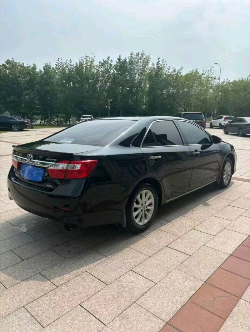 保定12年丰田凯美瑞7