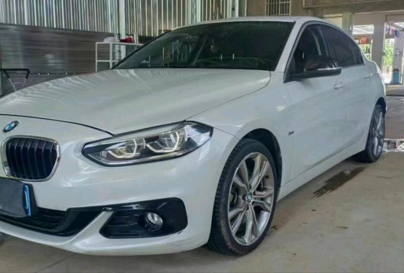 武汉18年宝马1系2